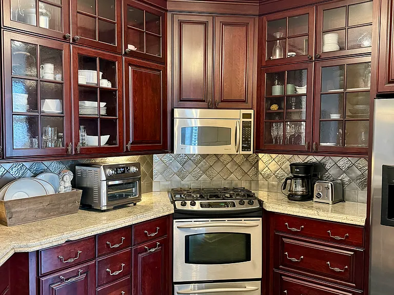 156 Green Bay Rd #H — Photo 9
