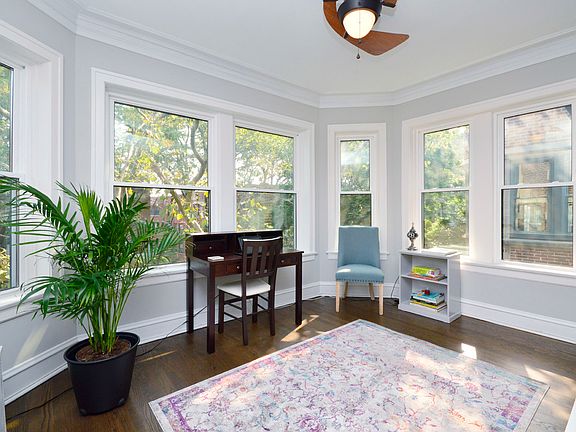 4th image of 1424 W Elmdale Ave #3E