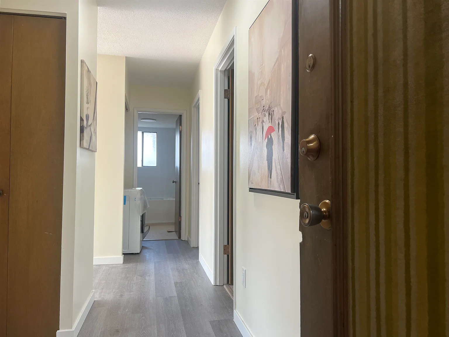 2 bed, 870 sqft, $2,200 — Photo 2