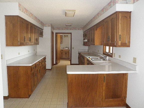 2nd image of 403 Robinson St