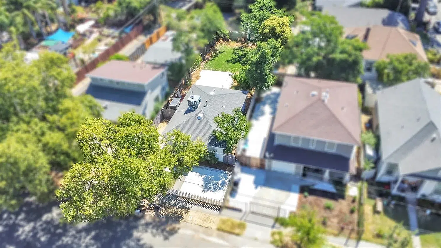 2 bed, 756 sqft, $2,400 — Photo 3