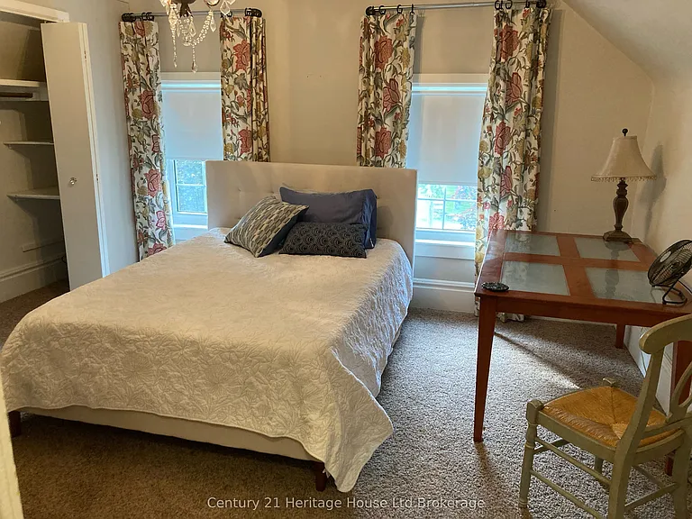 42 Potters Rd N — Photo 15
