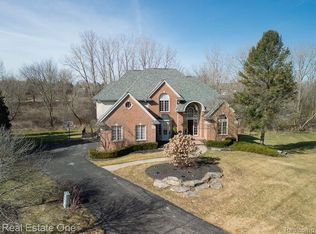 3363 Tupelo Ct, Oakland, MI 48363
