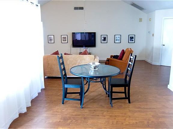 5th image of 3515 Sam Houston Dr