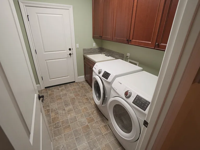 9706 SE Hillcrest Rd — Photo 46