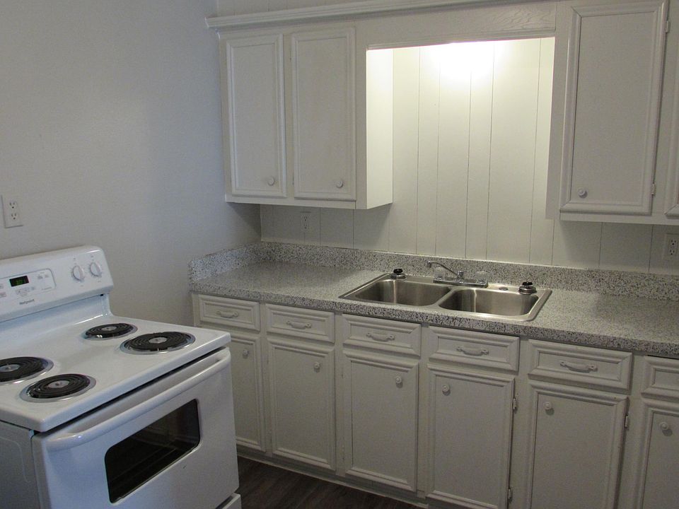 1st image of 672 S 42nd St