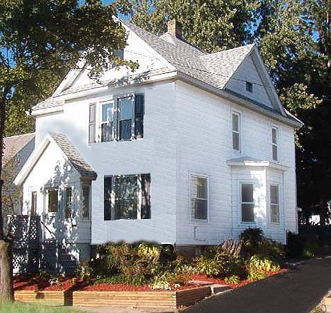 Large House in a Beautiful neighborhood!!