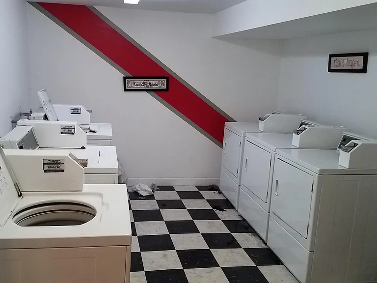 Maplewood Square Apartments — Photo 11