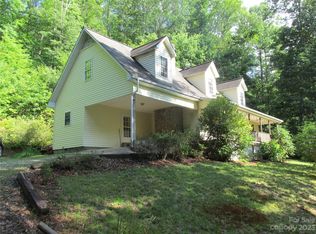 483 Hog Cove Rd, Sylva, NC 28779