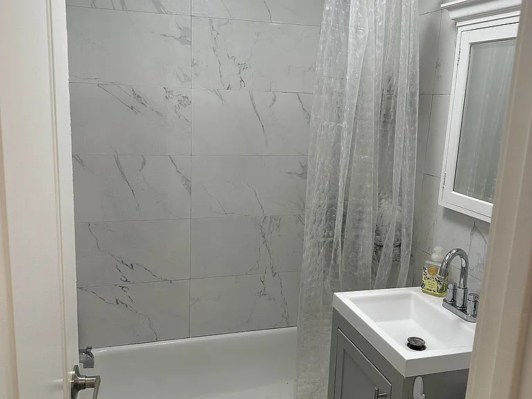 7 W 16th St #8 — Photo 17