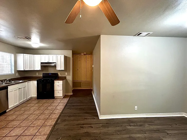 2714 Whitis Ave #B — Photo 6