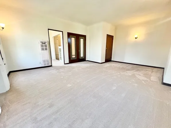 Charming Vintage 1BD/1BA Upstairs Corner Unit Near 7th Street | On-Site Laundry, 658 Temple Ave APT H, Long Beach, CA 90814