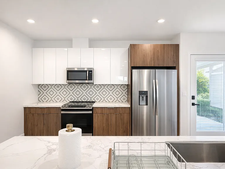 6256 Stewart St — Photo 9