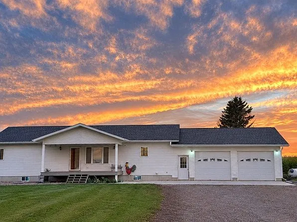 13649 Garden Ave, Elma, IA 50628