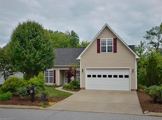 30 S Sunberry Trl, Fletcher, NC 28732