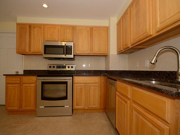 KItchen, granite counters