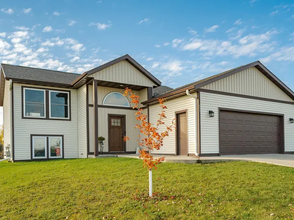 615 7th Ave NE, Plainview, MN 55964