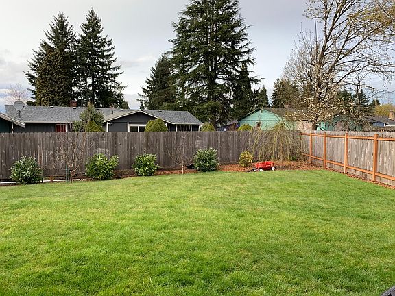 5th image of 12704 NE 13th Cir