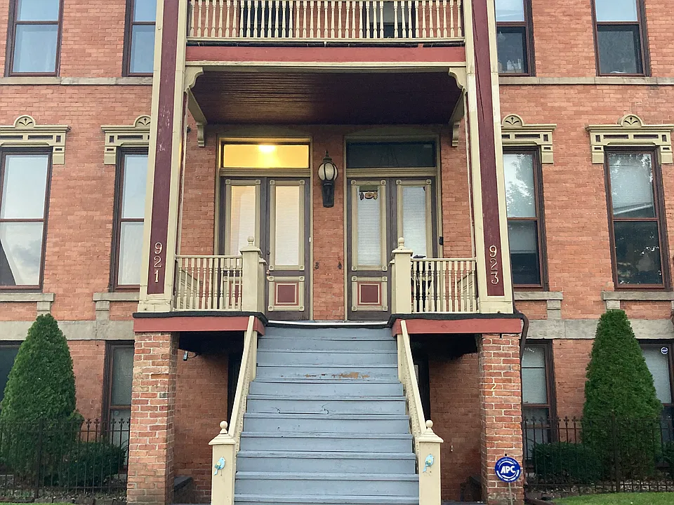921 N Superior St #3