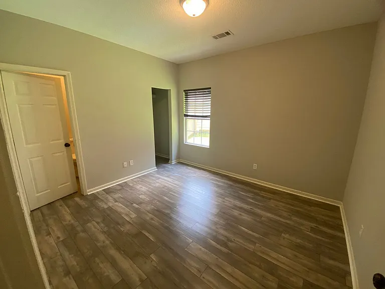 406 Shady Park Cv — Photo 6