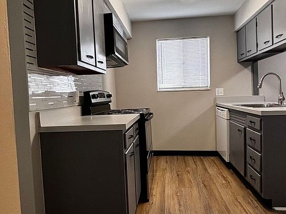 3rd image of 3805 Briar Pl #407045A83