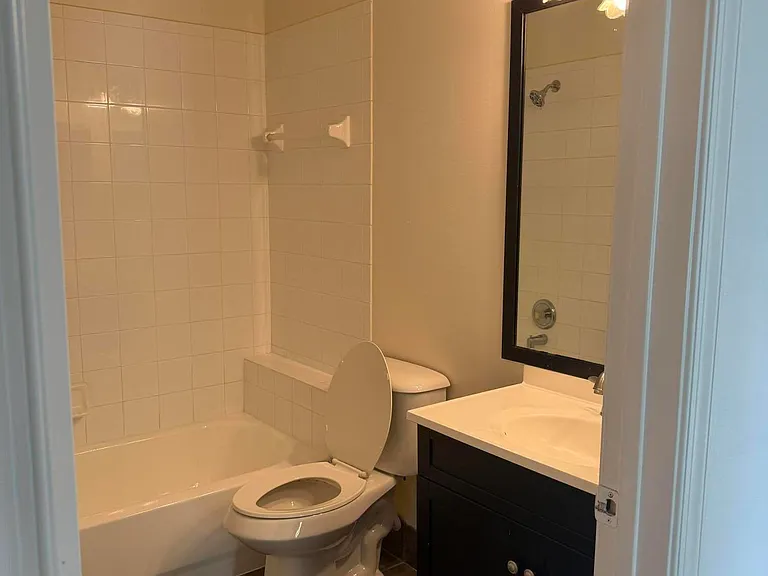 1852 Capeside Cir — Photo 10
