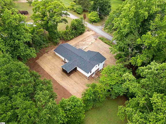 2nd image of 210 Knollview Dr