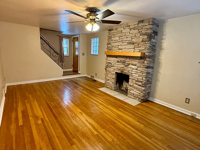 34 Wentworth Ave — Photo 3