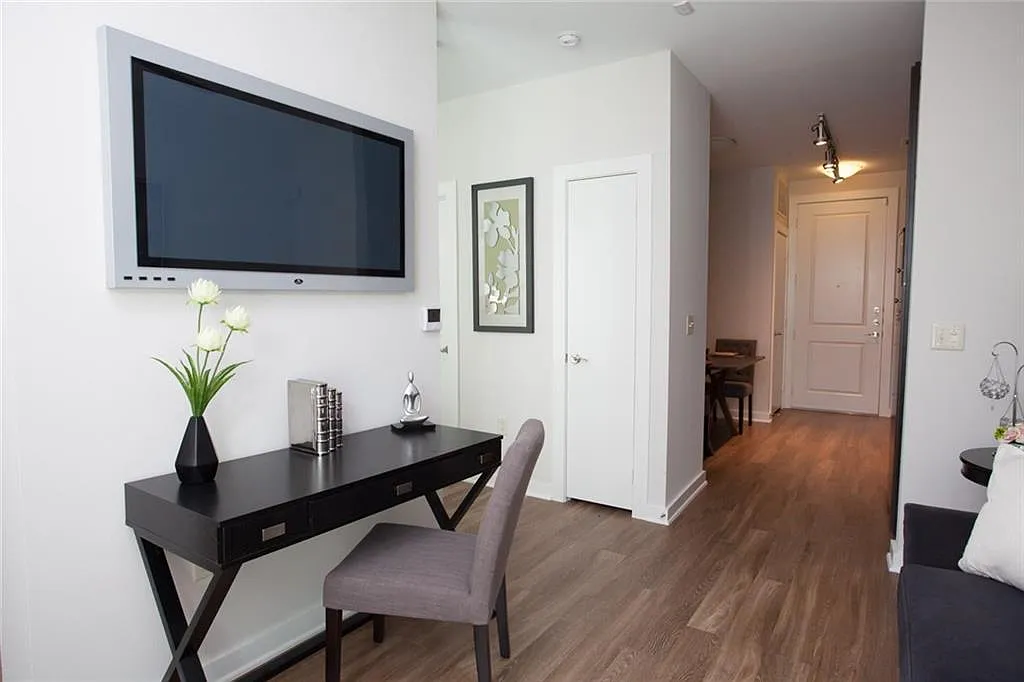 Studio, 600 sqft, $2,000 — Photo 3