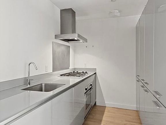 4th image of 420 W 25th St APT 6K