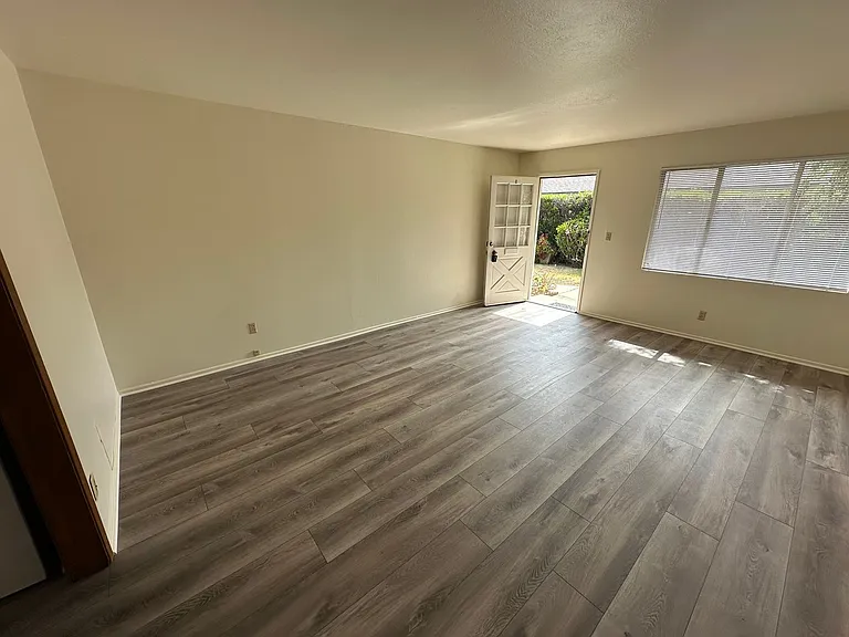 632 E Chapel St #B — Photo 16