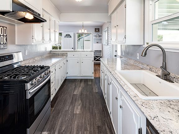 2nd image of 15011 Cordary Ave