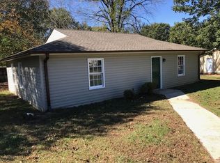 4 Windmill Dr, Wellford, SC 29385