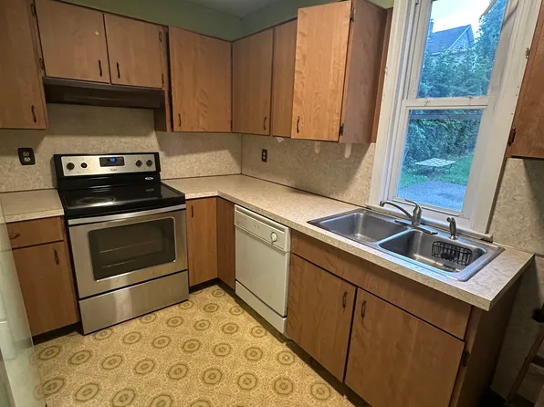 7 Harriet Ave Unit 1, Waterbury, CT 06708