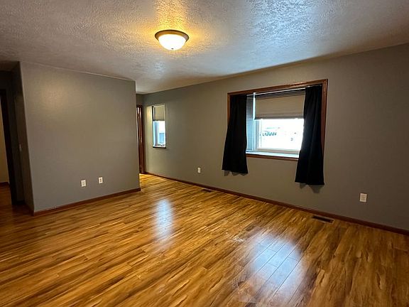 5th image of 1524 35th Ave SE