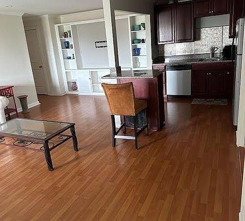 4th image of 500 Lake Marina Ave APT 430