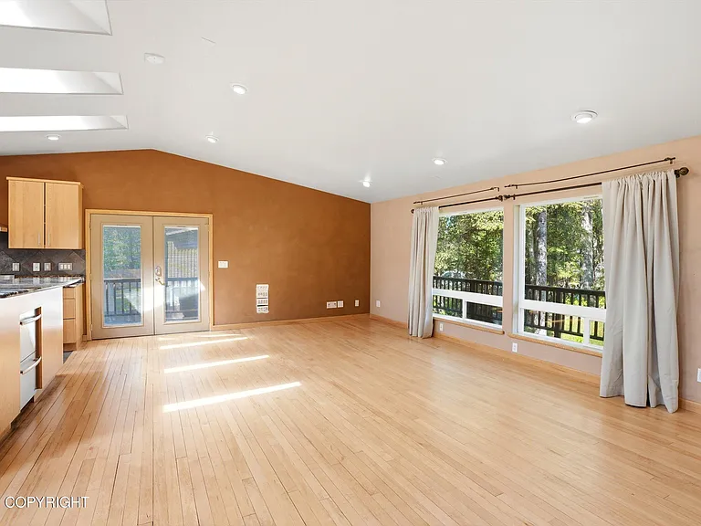 2100 Churchill Dr — Photo 9