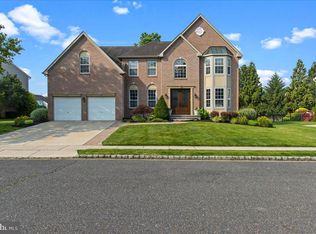 13 Goldspire Ln, Burlington, NJ 08016