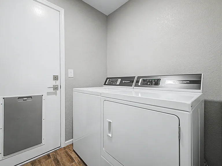 7243 W Morrow Dr — Photo 16