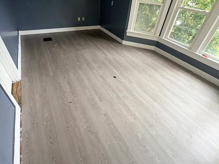 29 Laura Ave — Photo 2