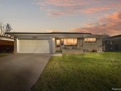 35220 Eden Park Dr, Sterling Heights, MI, 48312