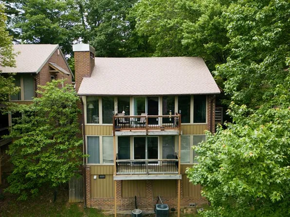28 Doe Valley Dr, Hillsville, VA 24343