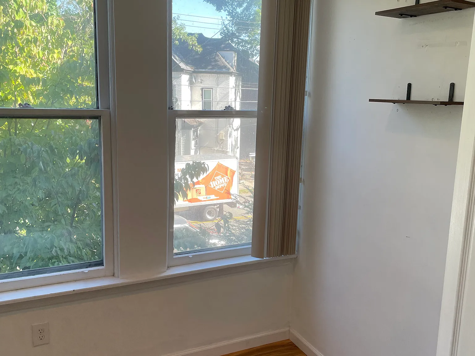 1 bed, 1100 sqft, $1,395 — Photo 4