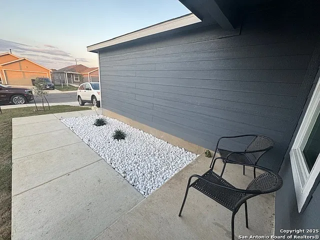 3 bed, 2.0 bath, 1266 sqft, $1,395 — Photo 1