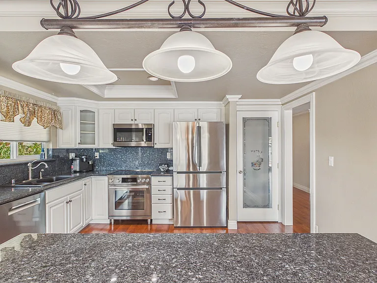 4910 Cabrillo Point — Photo 14