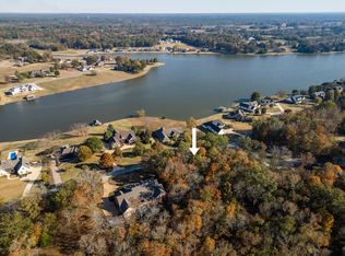 114 W Lakeshore Dr, Starkville, MS 39759