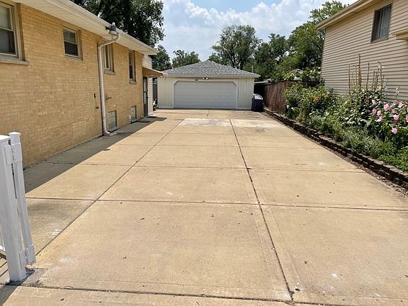 5th image of 10309 W Lyndale Ave