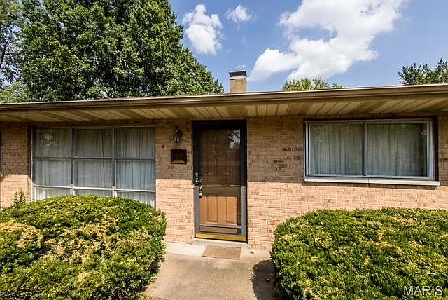23 Country Squire Ln photo 1