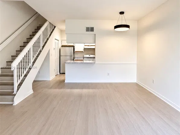 18316 NW 68th Ave APT I, Hialeah, FL 33015