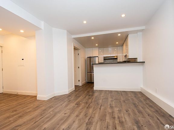 5th image of 786 Spruce St #B